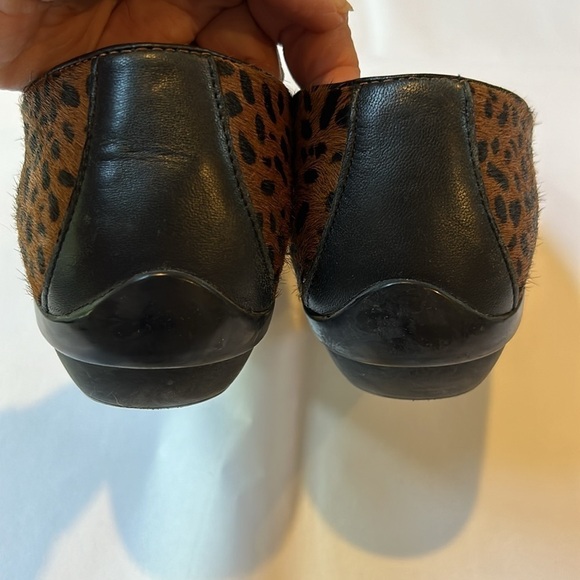 Dansko Calf Hair Leather Slip On Leopard Print Loafers Size EU 39 - Picture 3 of 11